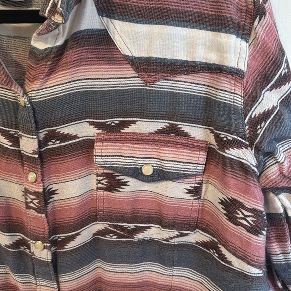 EUC Ariat Button Up - Picture 5 of 5